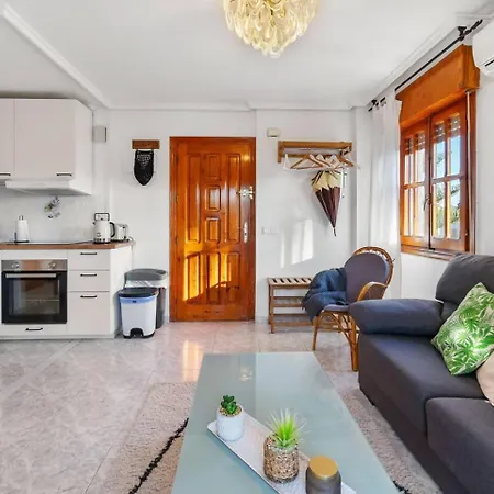 Chalet Acogedor De Primera Planta En Torreblanca Torrevieja